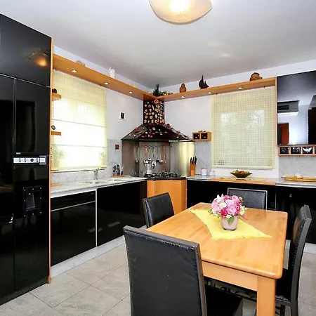 Вилла Seaview Villa Clara For 12 Guests Кожино